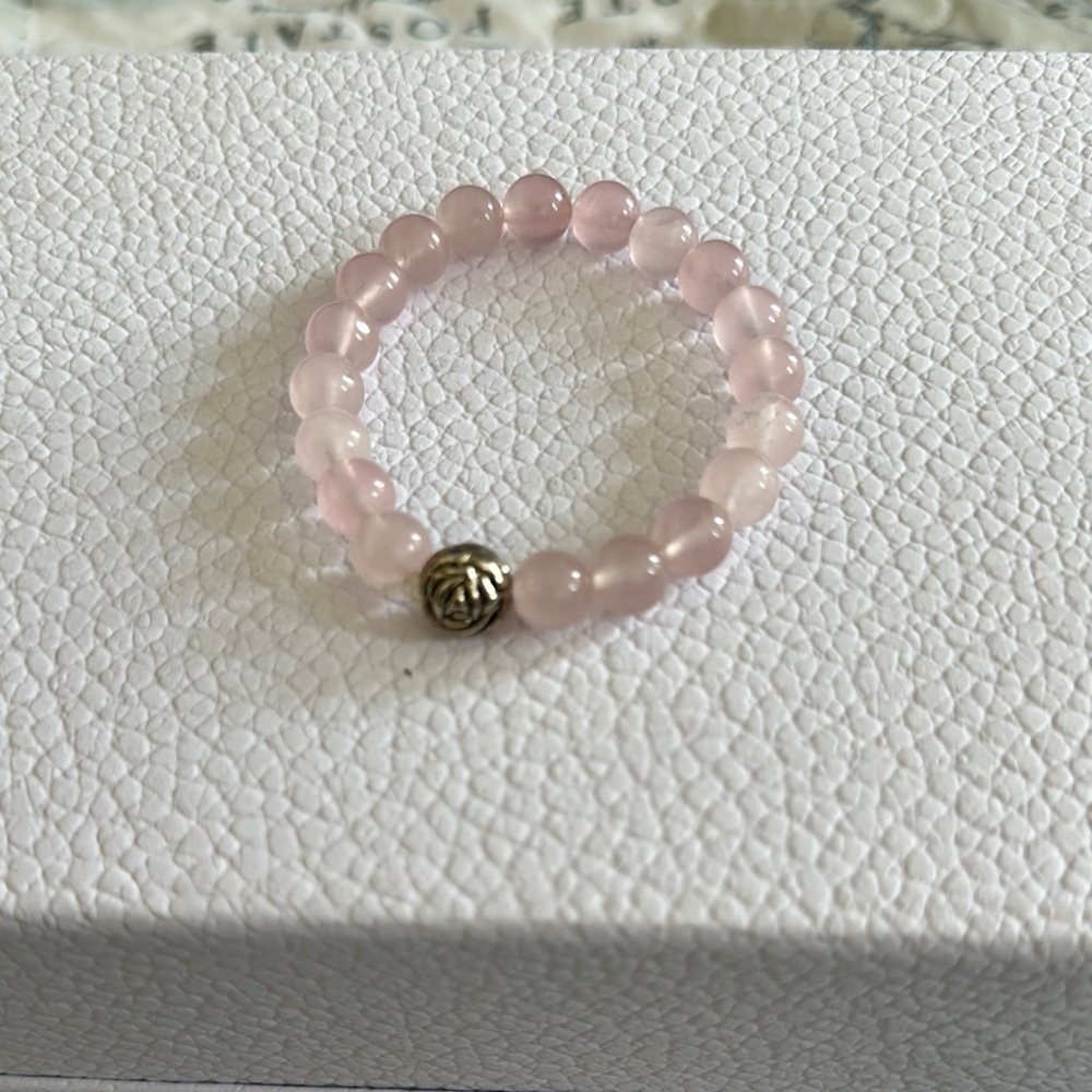 NWOT Rose Quartz gemstone Beaded Bracelet with Silver Flower bead